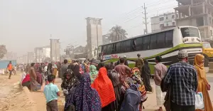 সাভার-আশুলিয়ায় পরিবহন সংকট ও অতিরিক্ত ভাড়া আদায়ের অভিযোগ