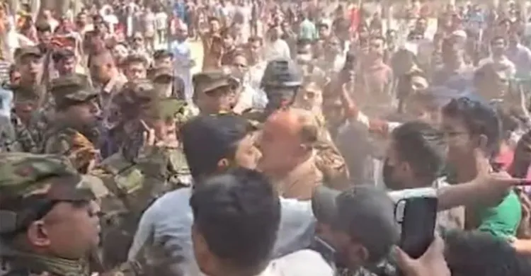 ঢাকা-৮: ভোটকেন্দ্রে হামলার শিকার নাসীরুদ্দীন পাটওয়ারী