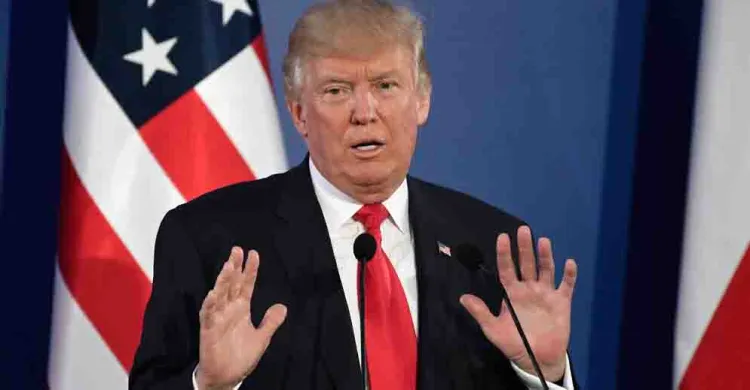 বিশ্বের সব দেশের ওপর আমদানি শুল্ক ১৫ শতাংশ করলেন ট্রাম্প