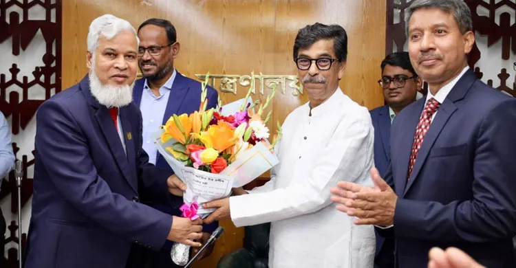 কৃষকের আয় বাড়াতে প্রযুক্তিনির্ভর গবেষণায় গুরুত্বারোপ