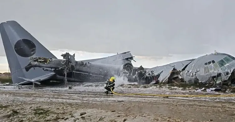 বলিভিয়ায় টাকা ভর্তি সামরিক কার্গো বিমান বিধ্বস্ত, নিহত ১৫