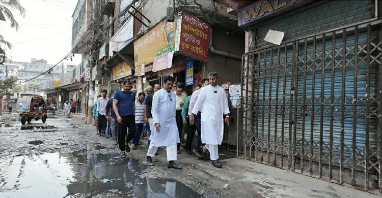 আশকনার দীর্ঘদিনের জলাবদ্ধতা নিরসনে দ্রুত সড়ক সংস্কারের আশ্বাস এমপি জাহাঙ্গীরের