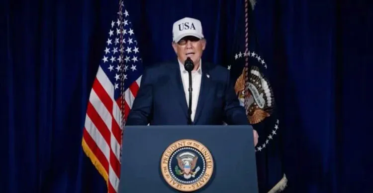 ইরানি জনগণকে ক্ষমতা দখলের আহ্বান দিলেন ট্রাম্প