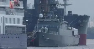 মার্কিন সাবমেরিনের হামলায় ইরানের যুদ্ধজাহাজডুবি, নিহত ৮০