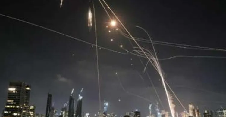 ইসরায়েলকে লক্ষ্য করে ১৯তম হামলা, মধ্যাঞ্চলে তীব্র বিস্ফোরণ