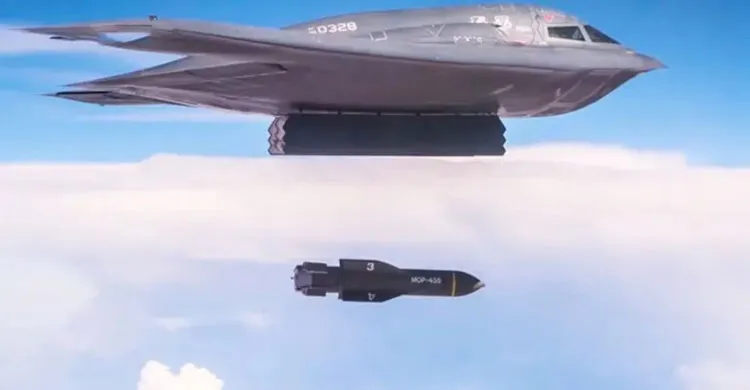 ইরানে যুক্তরাষ্ট্রের ‘বাঙ্কার বাস্টার’ বোমা হামলা, শতাধিক লক্ষ্যবস্তুতে আঘাত