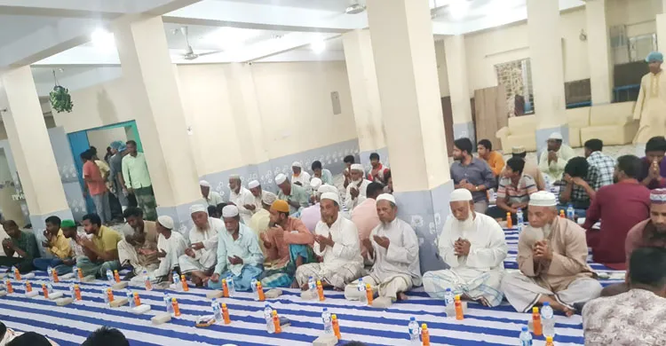 ফেনীর নবাবপুরের ফতেহপুরে ৮ নং ওয়ার্ড বিএনপির ইফতার