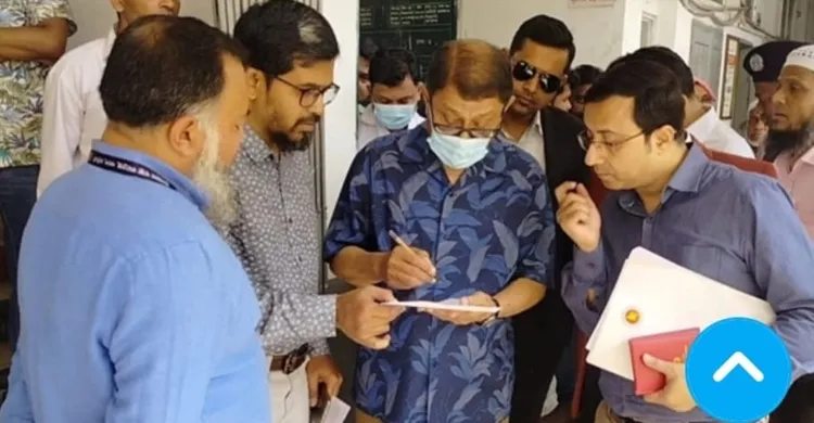 হঠাৎ হাসপাতাল পরিদর্শনে স্বাস্থ্যমন্ত্রী