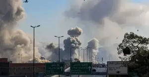 ইরান যুদ্ধের ছায়ায়: আনন্দ, ভয় এবং অনিশ্চয়তার এক সপ্তাহ