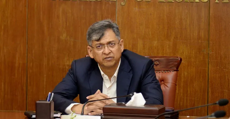 গণভোটের আগে সংসদ-সংবিধান সংস্কারে আলোচনার পথেই সিদ্ধান্ত: স্বরাষ্ট্রমন্ত্রী