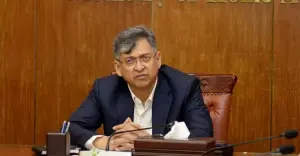 গণভোটের আগে সংসদ-সংবিধান সংস্কারে আলোচনার পথেই সিদ্ধান্ত: স্বরাষ্ট্রমন্ত্রী