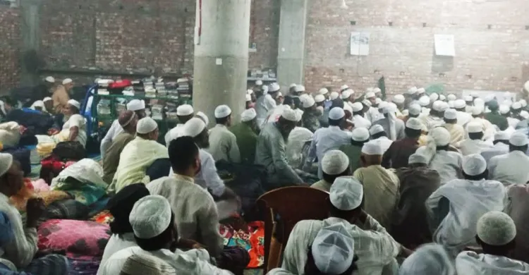 রমজানে এক মসজিদে ইতিকাফে বসেছে নয়শত মুসল্লি