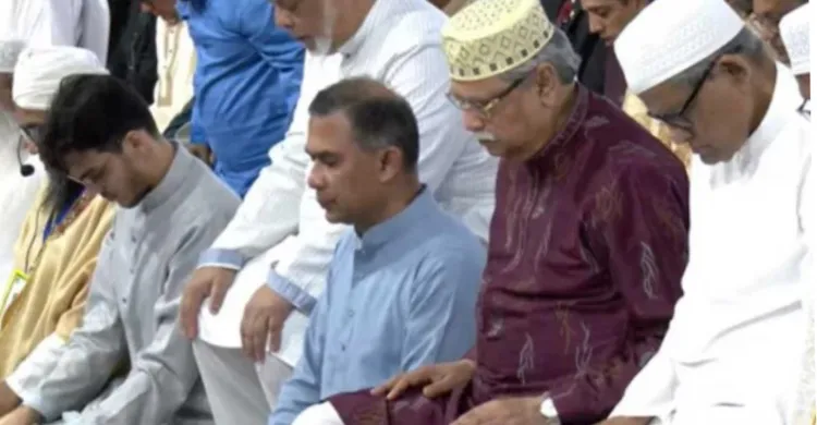 জাতীয় ঈদগাহে ঈদের প্রধান জামাত একসঙ্গে নামায আদায় রাষ্ট্রপতি ও প্রধানমন্ত্রীর