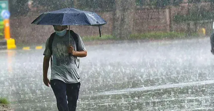 বঙ্গোপসাগরের লঘুচাপের প্রভাব: তিন বিভাগে বজ্রবৃষ্টি, বাড়তে পারে তাপমাত্রা