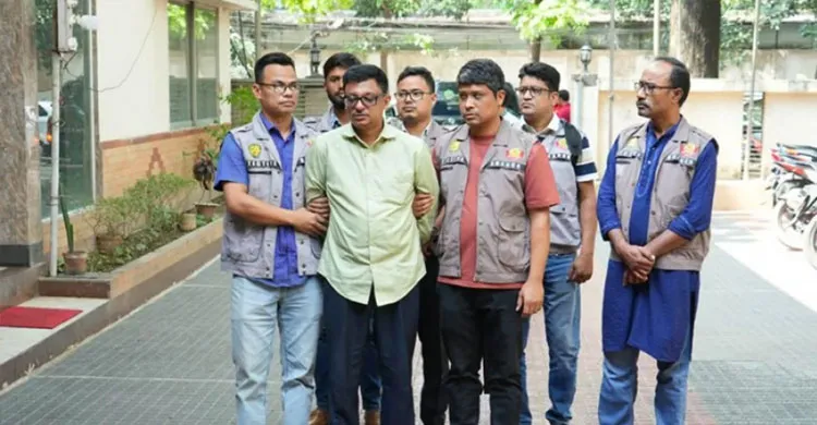 প্রধানমন্ত্রীর উপদেষ্টা পরিচয়ে প্রতারণা: ভুয়া গেজেট, ১,০০০ কোটি টাকার ঋণ আবেদন