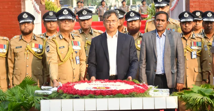 মহান স্বাধীনতা দিবসে শহিদ পুলিশ সদস্যদের প্রতি স্বরাষ্ট্রমন্ত্রী এবং আইজিপির শ্রদ্ধা