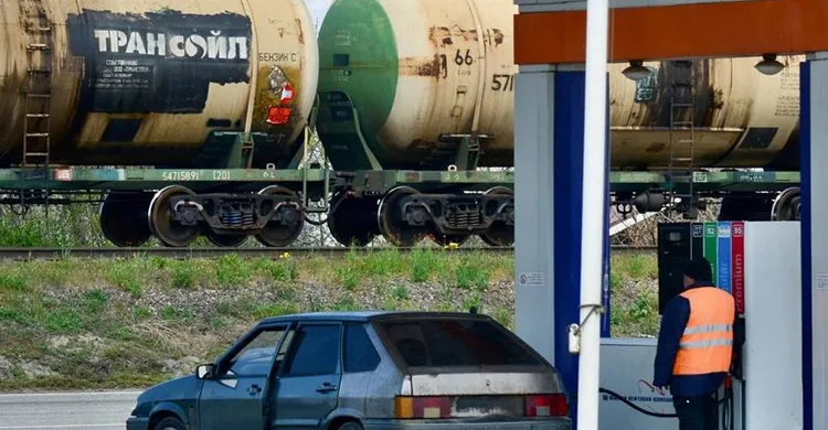 ১ এপ্রিল থেকে পেট্রোল রপ্তানি বন্ধ করছে রাশিয়া