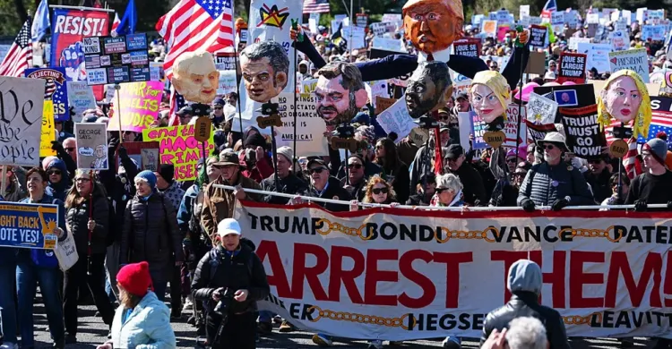 ট্রাম্পবিরোধী ‘নো কিংস’ বিক্ষোভে উত্তাল যুক্তরাষ্ট্র