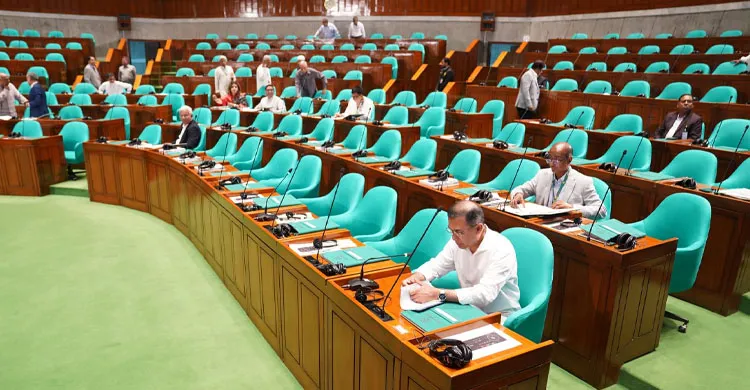 পাঁচ মিনিট আগেই সংসদের অধিবেশনে প্রবেশ করেন প্রধানমন্ত্রী তারেক রহমান