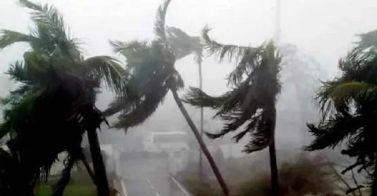 দুপুরের মধ্যে ঢাকায় বৃষ্টি ও দমকা হাওয়ার সম্ভাবনা