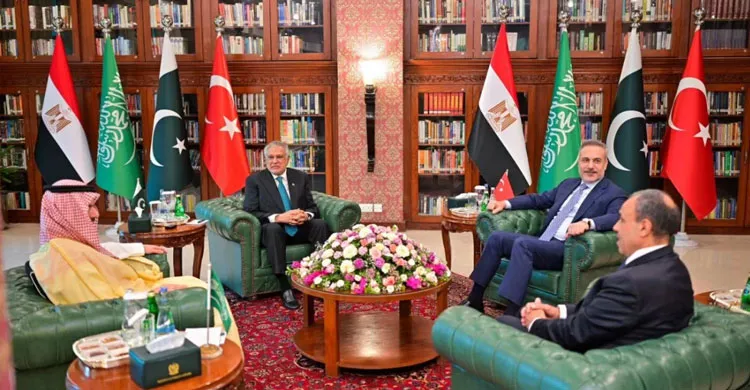 ইসলামাবাদে চার দেশের বৈঠক, হরমুজ প্রণালি খুলতে তোড়জোড়