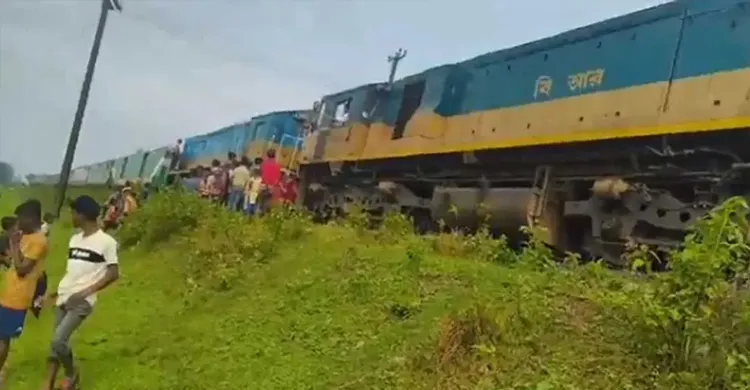 মৌলভীবাজারে উপবন এক্সপ্রেসে আগুন, সিলেটের সঙ্গে সারাদেশের রেল যোগাযোগ বন্ধ