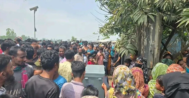 শ্রীবরদীতে ট্রাংক থেকে অজ্ঞাত নারীর অর্ধগলিত মরদেহ উদ্ধার