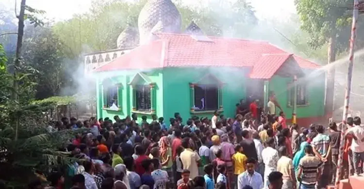 কুষ্টিয়ায় কথিত পীর হত্যাকাণ্ড: ২৪ ঘণ্টা পেরোলেও মামলা হয়নি, এলাকায় থমথমে পরিস্থিতি