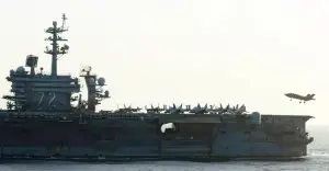 অবরোধ না তুললে হরমুজ প্রণালি বন্ধের হুঁশিয়ারি ইরানের