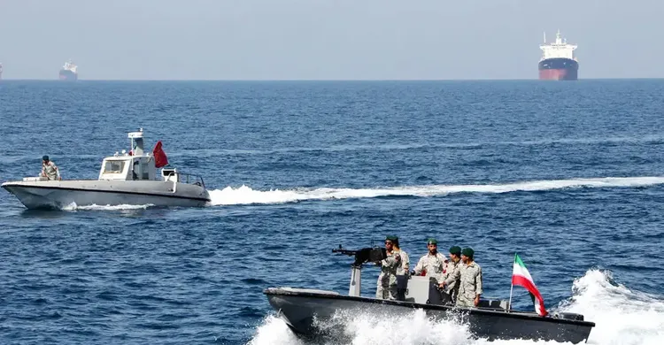 মার্কিন অবরোধ না উঠলে হরমুজ প্রণালি বন্ধই থাকবে: ইরানের হুঁশিয়ারি