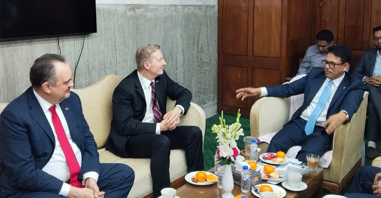শিক্ষামন্ত্রীর সাথে যুক্তরাষ্ট্রের ‘বেস্ট ফিউচার জেনারেশনস’ বিষয়ক বিশেষ দূত চার্লস জে. হার্ডার এর বৈঠক
