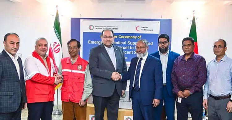 ঢাকা থেকে ইরানে জরুরি ওষুধ ও চিকিৎসাসামগ্রী পাঠানো হয়েছে