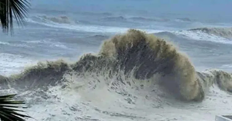 ধেয়ে আসছে শক্তিশালী বৃষ্টি বলয় ‘ঝুমুল’, ভারী বর্ষণ ও আকস্মিক বন্যার শঙ্কা