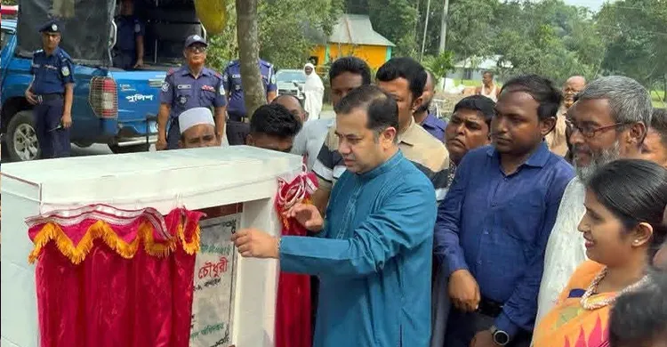 নান্দাইলে গ্রামীন সড়কের কাজের উদ্ভোধন করলেন তথ্য প্রতিমন্ত্রী