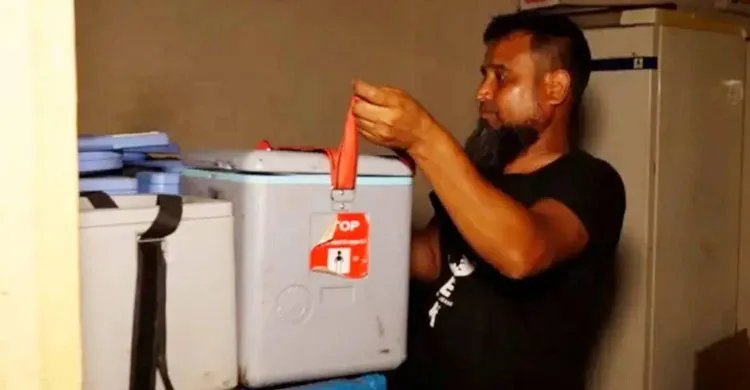 জীবন রক্ষাকারী টিকা নিয়ে ধোঁয়াশা