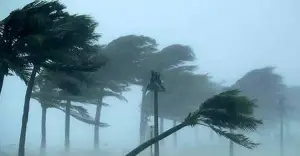 ঢাকাসহ ১৩ অঞ্চলে ঝড়ের সতর্কতা, নদীবন্দরে সংকেত জারি