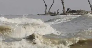 ঘন কালো মেঘে ঢেকেছে আকাশ, সিলেট-ময়মনসিংহে ভারী বৃষ্টির শঙ্কা