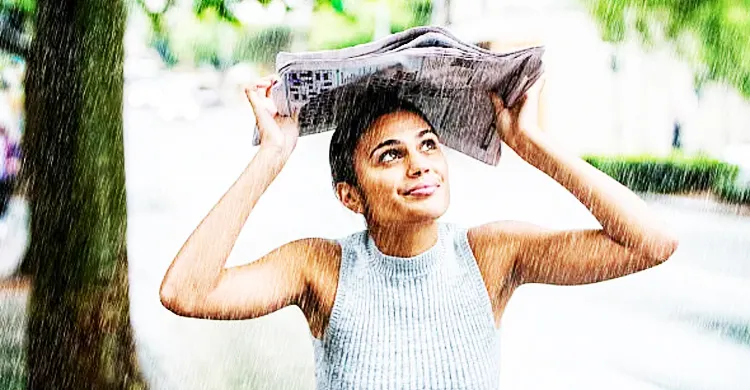 হঠাৎ বৃষ্টিতে ভিজলে কী করবেন? জেনে নিন প্রয়োজনীয় করণীয়