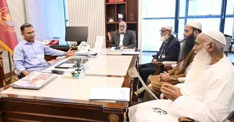 প্রধানমন্ত্রীর সঙ্গে সৌজন্য সাক্ষাৎ ওয়াক্‌ফ প্রশাসকের