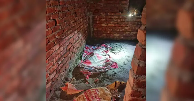 ফেনীতে প্রবাসীর স্ত্রীকে হত্যা করে বালুচাপা দেওয়ার অভিযোগ