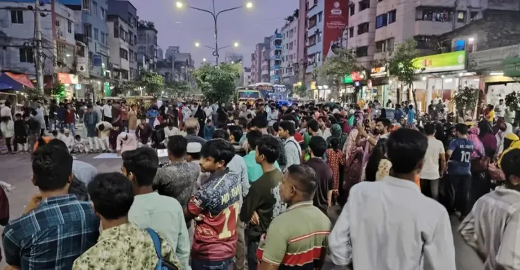 রামিসা হত্যার বিচারের দাবিতে কালশী রোড অবরোধ