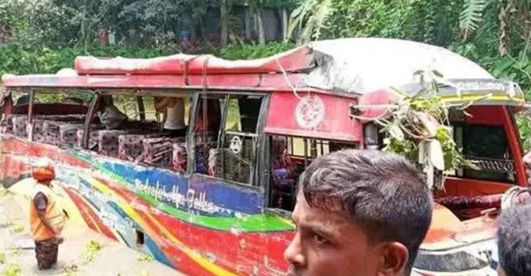 কুষ্টিয়ার বাস-ডাম্পট্রাক সংঘর্ষে এ পর্যন্ত নিহত ৪