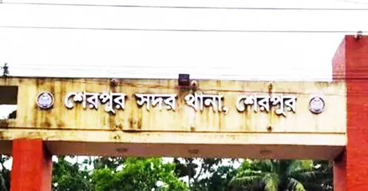 ম্যাসেঞ্জারে বিরক্তের পর ঘরে ঢুকে গৃহবধূকে ধর্ষণ, বাড়ির মালিক গ্রেপ্তার