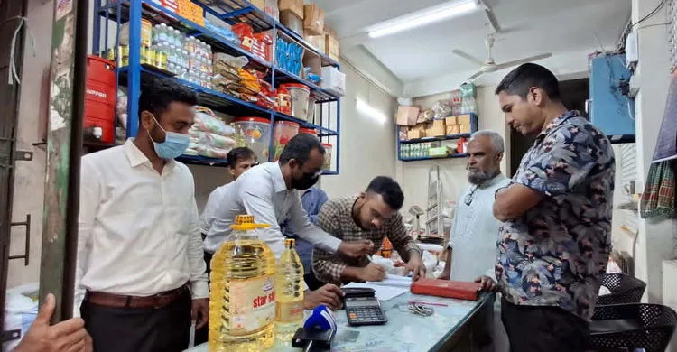 ফেনীতে ভেজালবিরোধী অভিযানে ২ প্রতিষ্ঠানকে দেড় লাখ টাকা জরিমানা