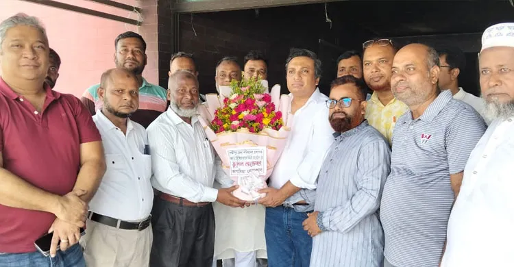 কাপাসিয়া প্রেসক্লাব পরিদর্শনে জেলা পরিষদ প্রশাসক চৌধুরী ইশরাক সিদ্দিকী