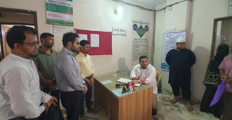 পুলিশ প্রটোকল ও সরকারি দেহরক্ষী ছাড়াই ভূমি প্রতিমন্ত্রীর আমিনবাজার-আশুলিয়ায় আকস্মিক পরিদর্শন