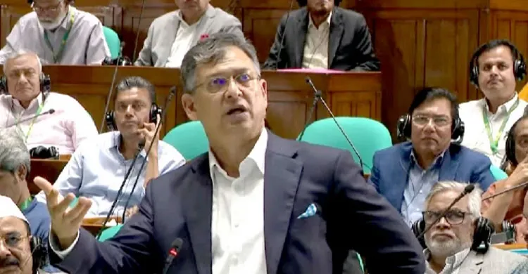 সংসদে ইসলামী ব্যাংক নিয়ে তীব্র বিতর্ক, মন্তব্য ঘিরে উত্তাপ