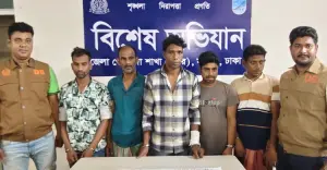 সাভারে গোয়েন্দা পুলিশের অভিযানে ৫ মাদক ব্যবসায়ী গ্রেফতার