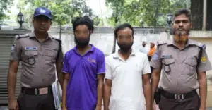 ইট ছুড়ে মোটরসাইকেল আরোহীকে আহতের ঘটনায় গ্রেফতার ২
