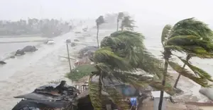 ঢাকাসহ ১১ জেলায় ঝড়-বজ্রবৃষ্টির সতর্কতা, নদীবন্দরে সংকেত
